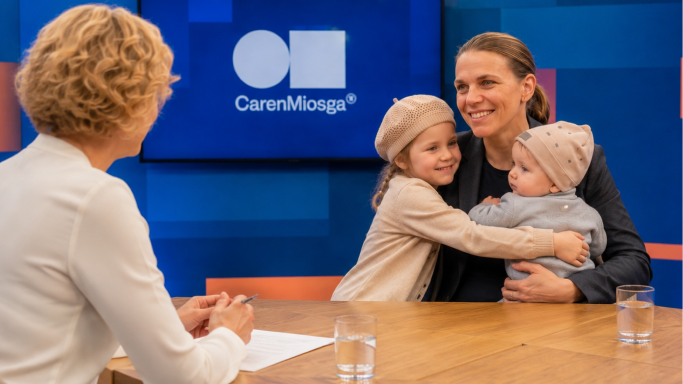 Elen mit Kindern im Studio